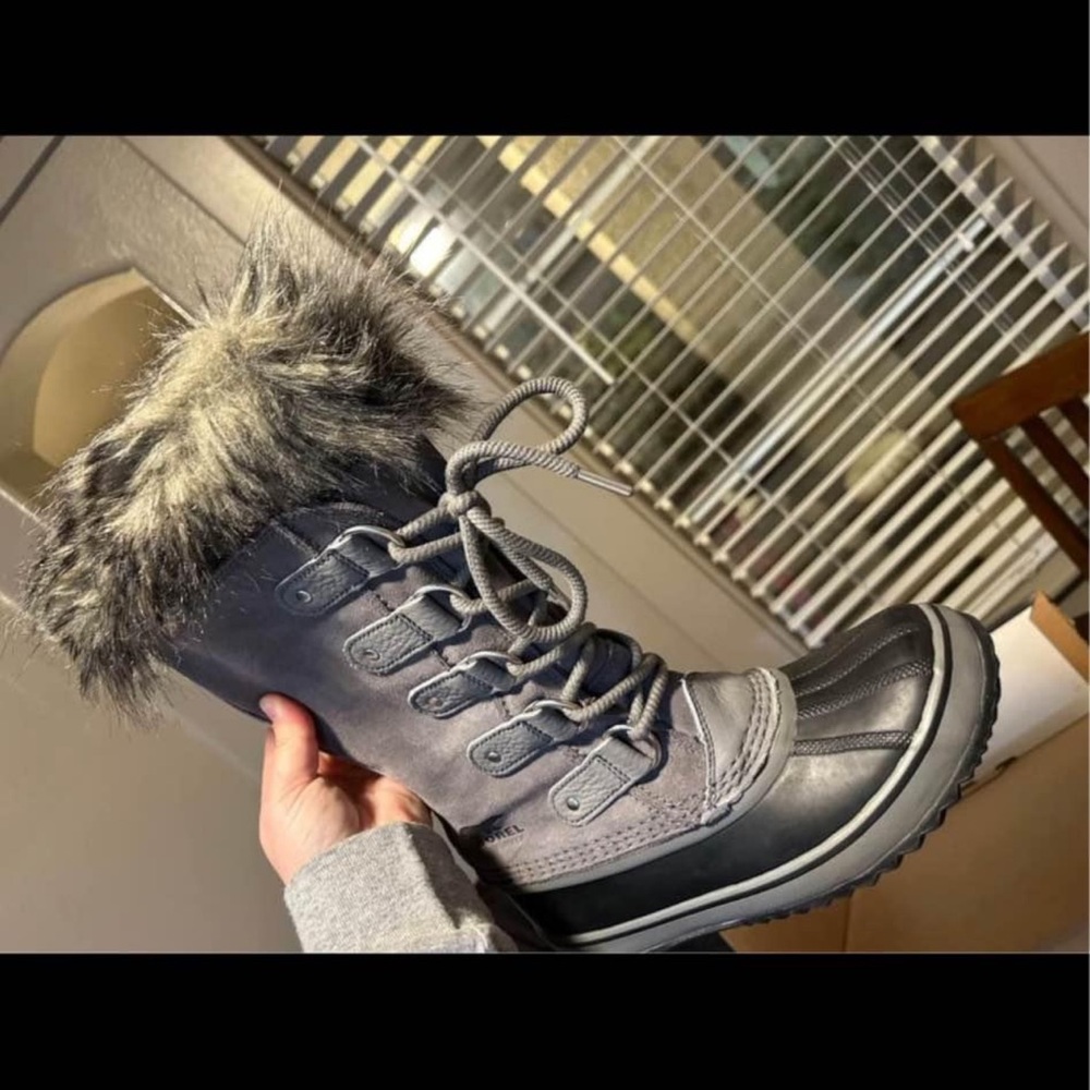Sorel women’s winter boots / snow